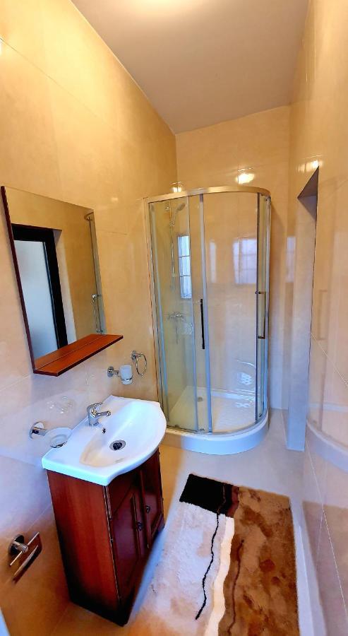 Zur Krone Aparthotel Widdershausen Ngoại thất bức ảnh